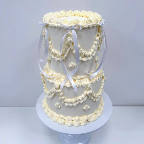 Shop 47 Vintage Piped Wedding Cake