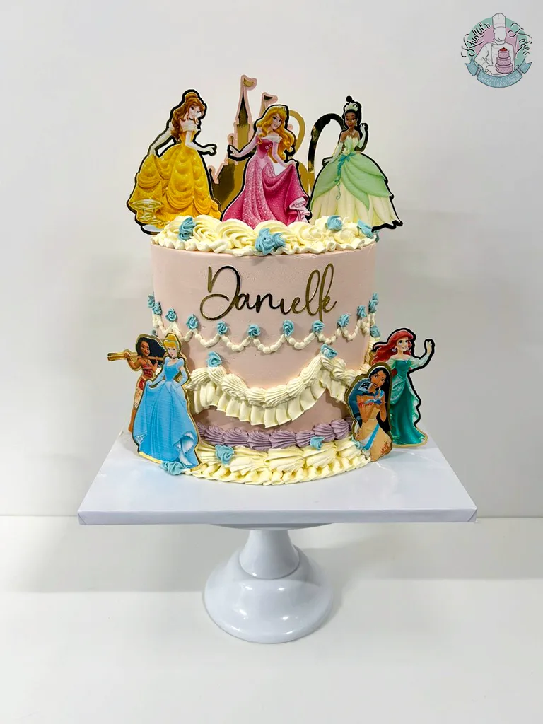 Disney Princess Vintage Cake Birmingham — children’s birthday cake with vintage piping and fairytale detail.