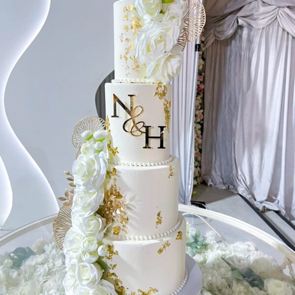 Shop 29 white and gold wedding cake