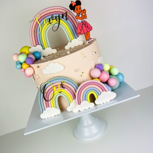 Shop 92 graces corner cake