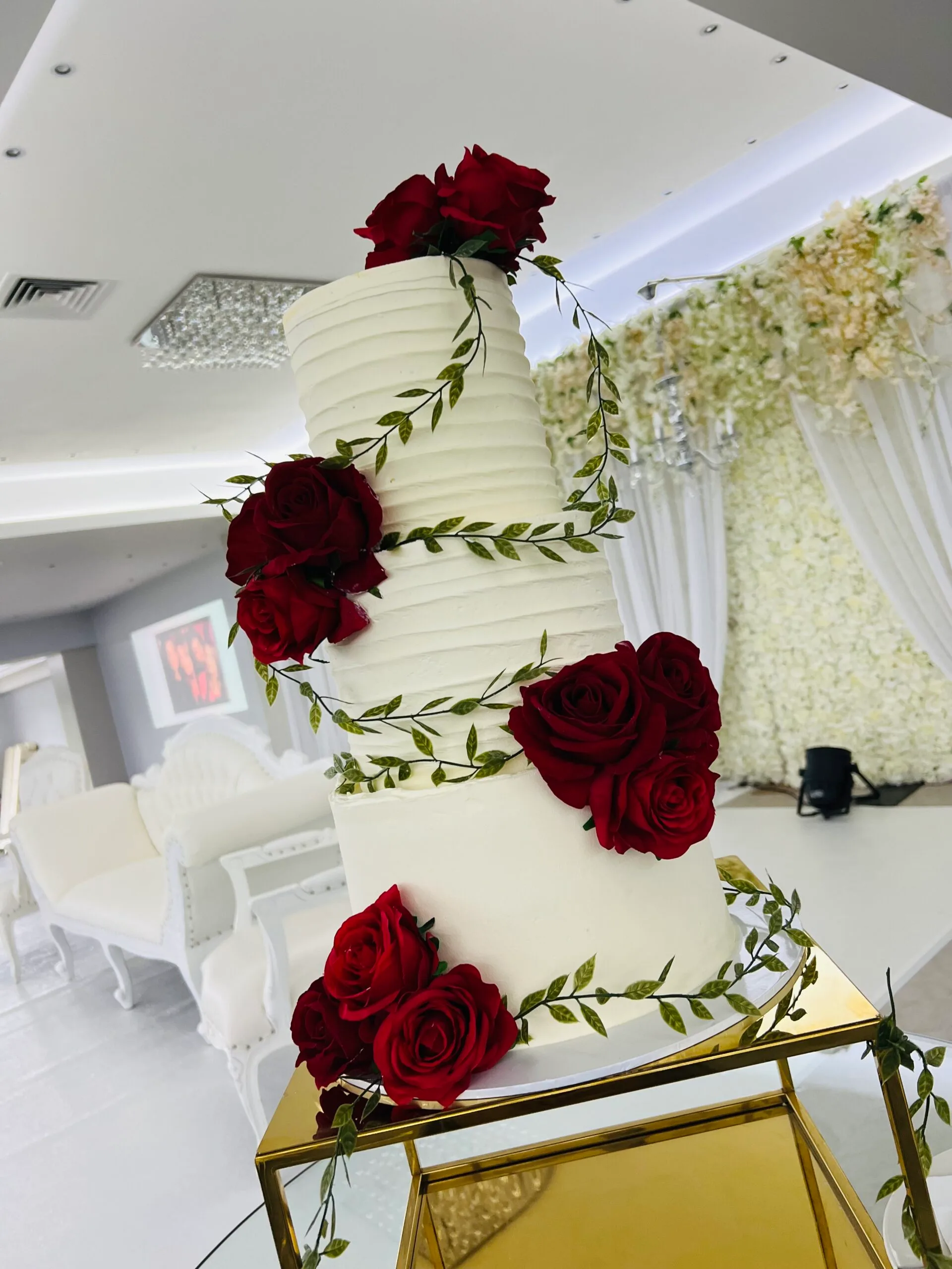 Vine Wedding Cake - Image 2