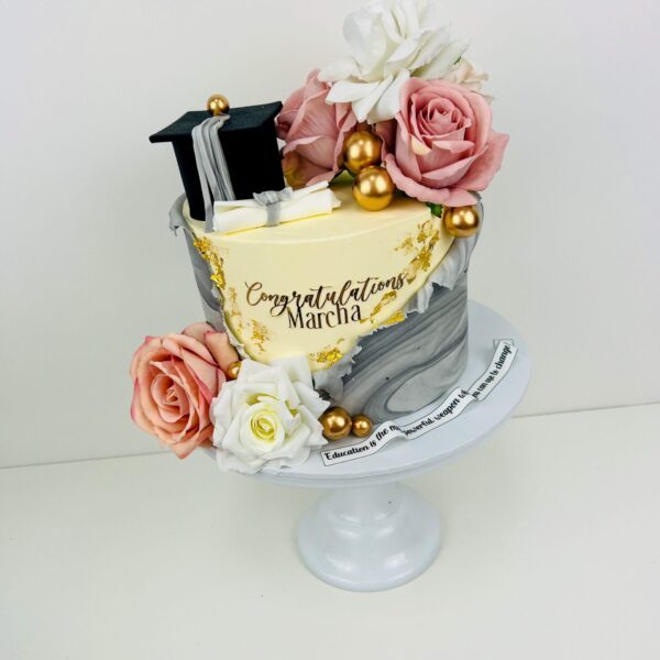 Shop 168 Graduation Cake 3