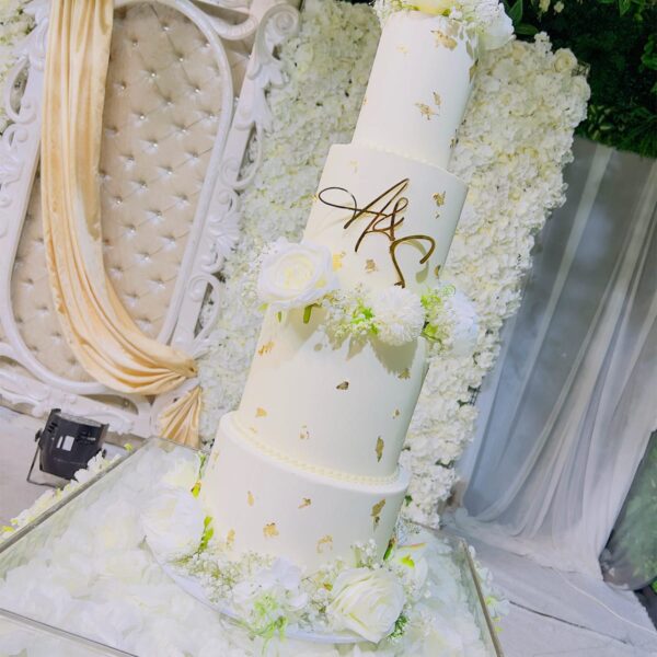 Shop 43 White Wedding Cake
