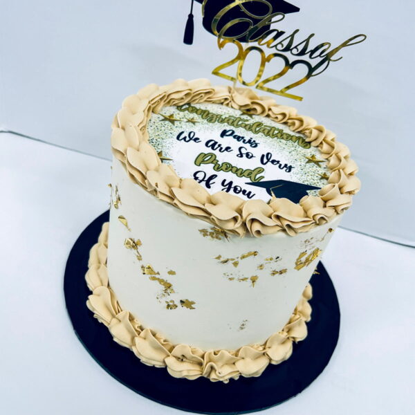 Shop 114 Graduation cake