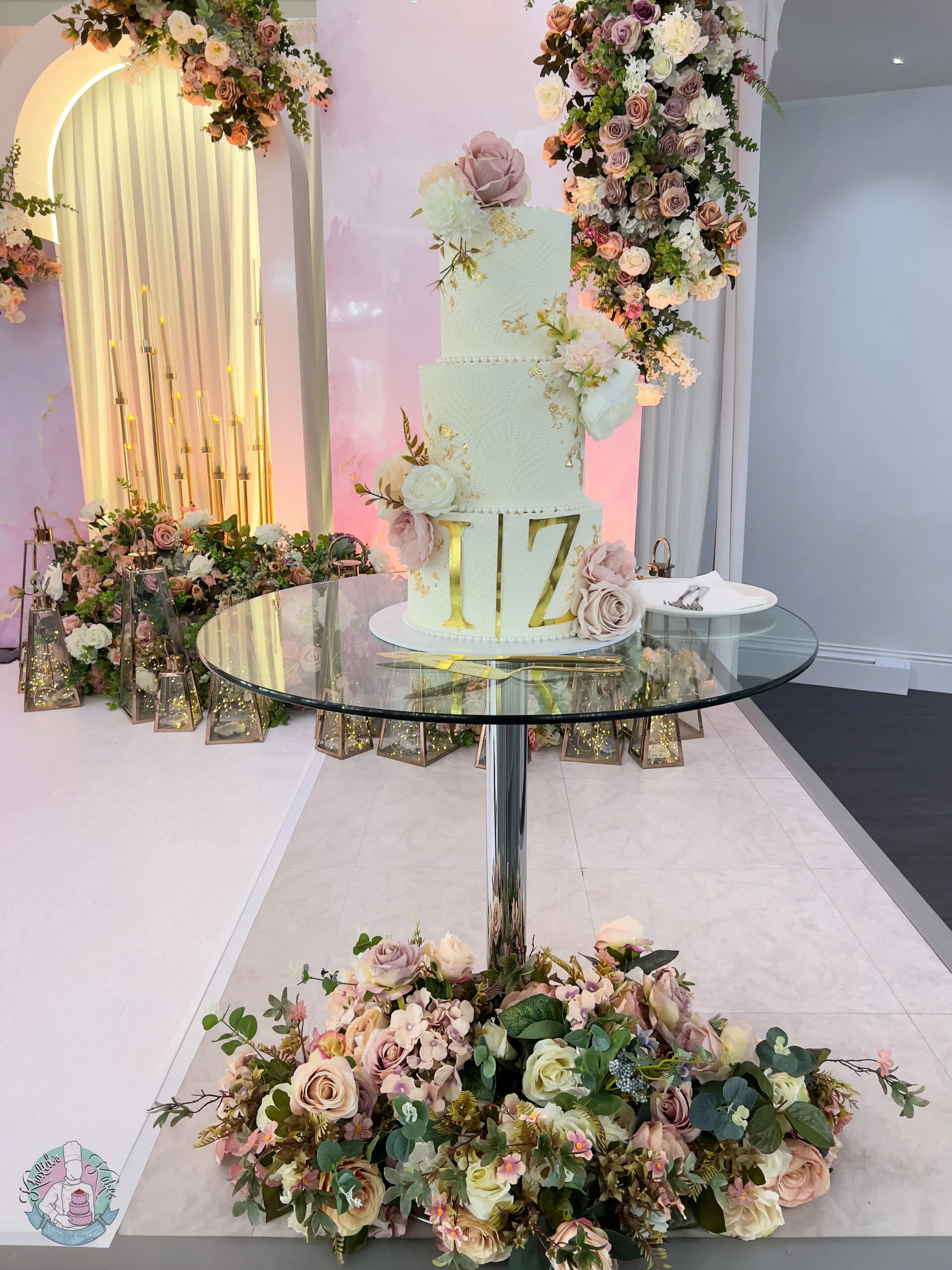 Stencil Wedding Cake - Image 5