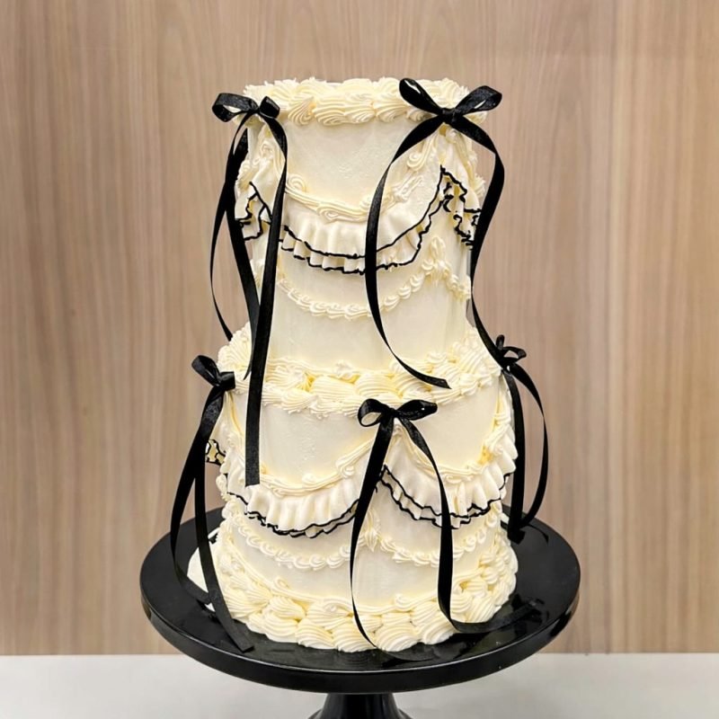 Vintage Piped Wedding Cake Birmingham, an elegant multi-tier cake with traditional piped buttercream, handmade by Khalids Kakes