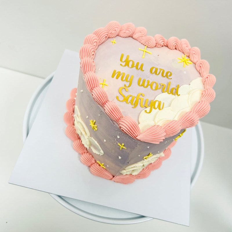 Cloud heart cake