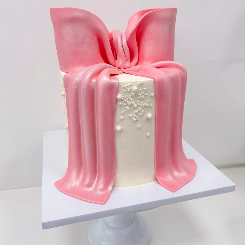 Bow Cake