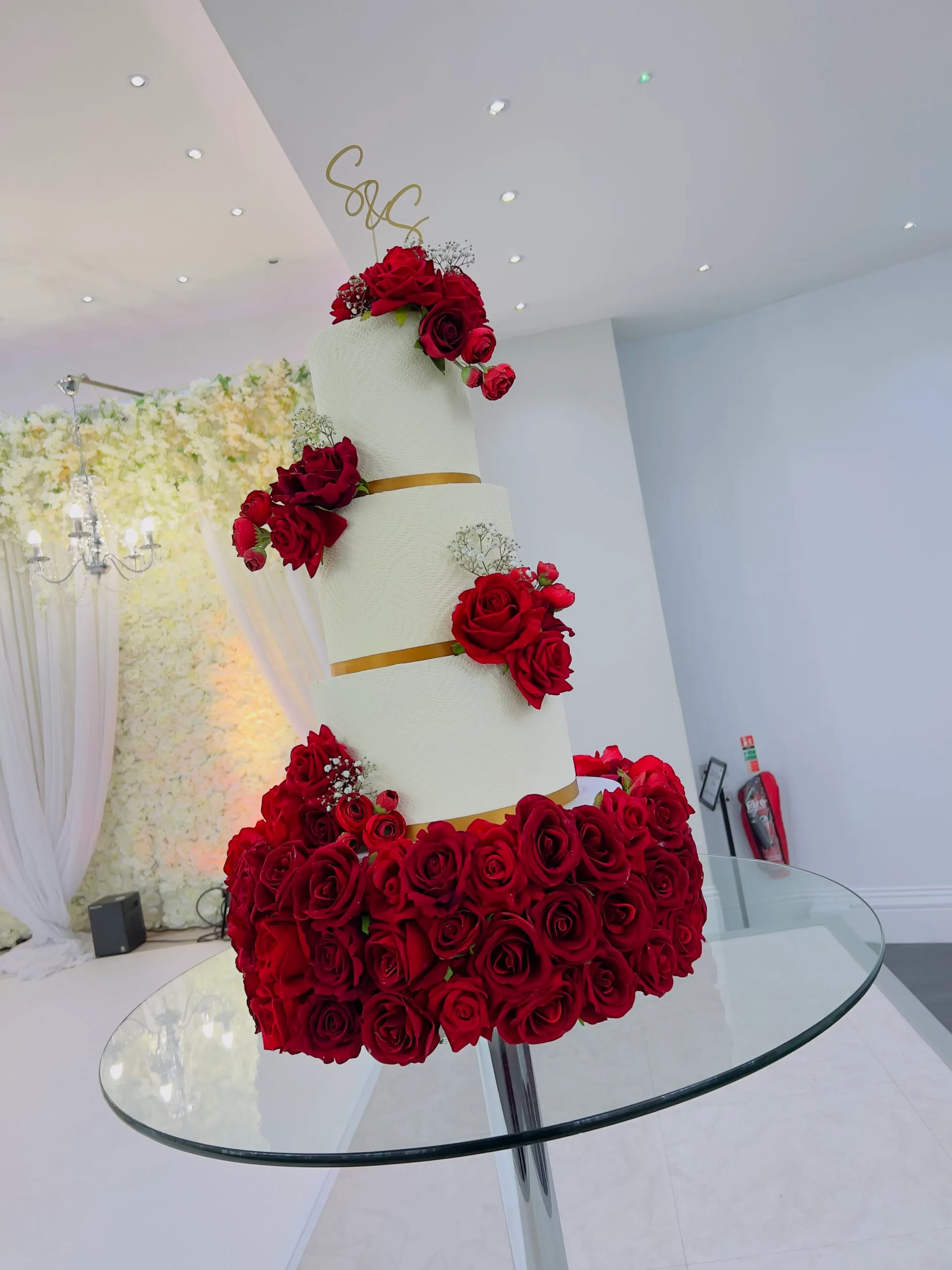 Stencil Wedding Cake - Image 4