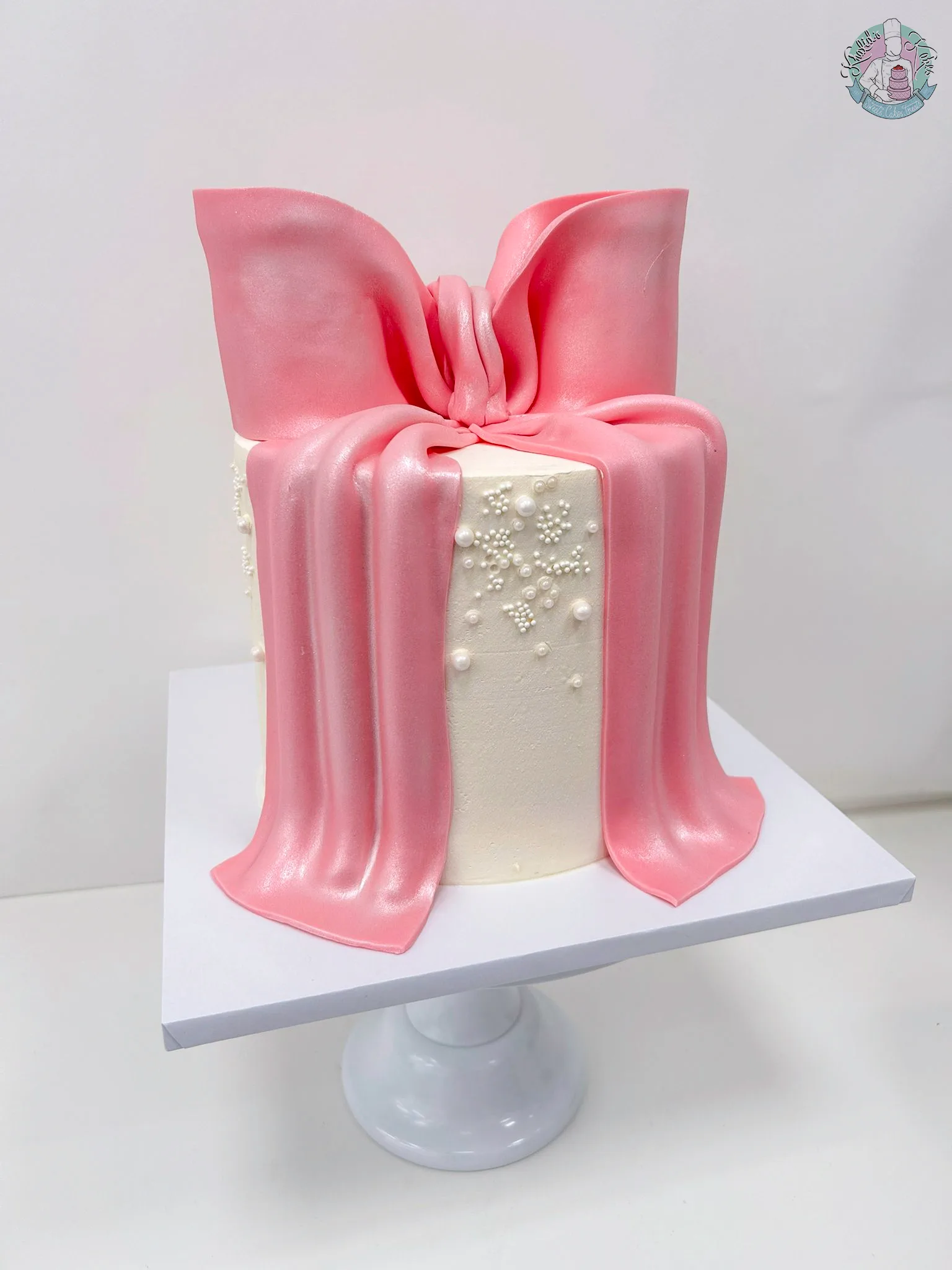 Bow Cake